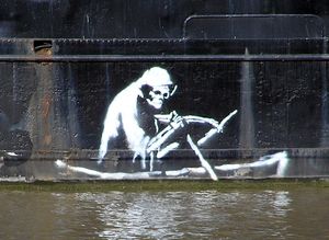  Banksy, Grafika na rozrywkowej łodzi „Tekla” 